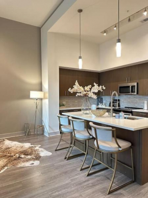30 Day Minimum - 1100 Sq Ft 1 Bedroom Midtown Atl